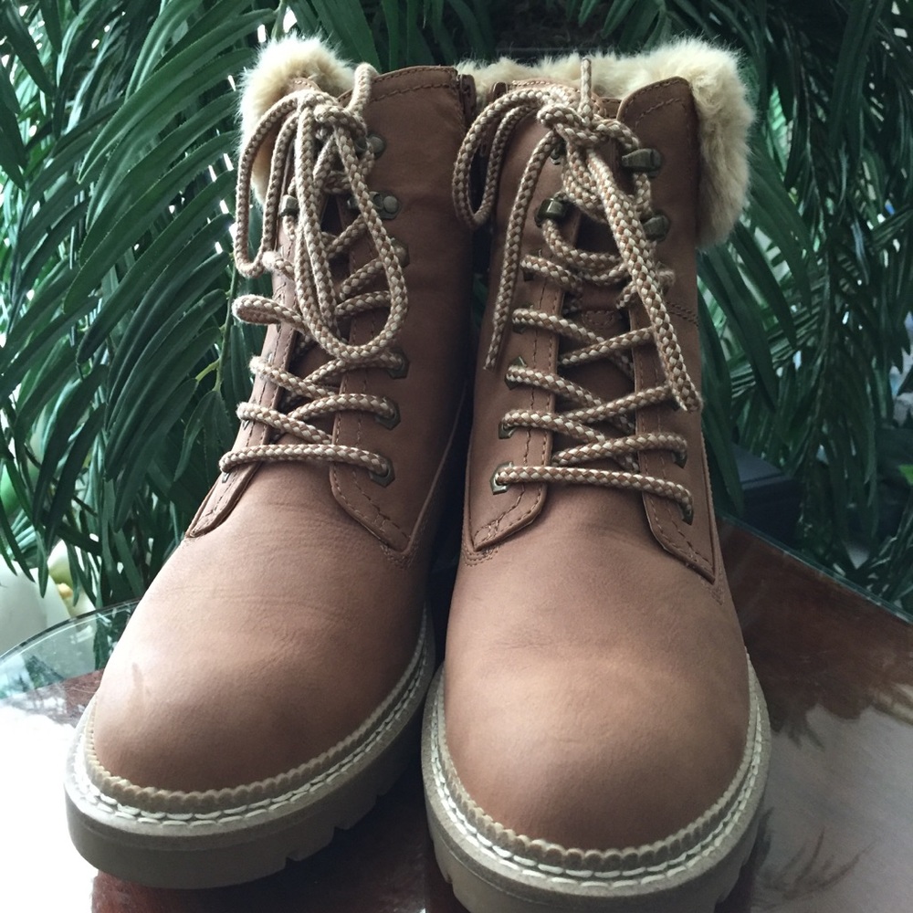 Comfort Faux Fur Upper Tan Boots Size 11 - Picture 9 of 12